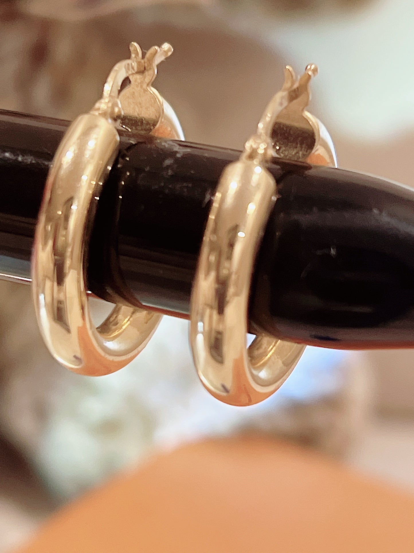 18k Italy Gold Classic Hoop Earrings
